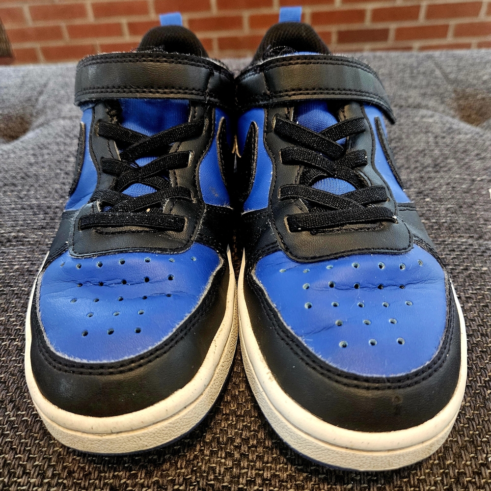 Nike Kids Sneakers in Black and Blue